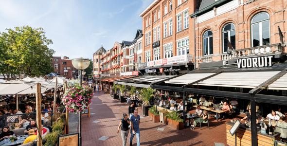 Deze afbeelding geeft de Markt weer